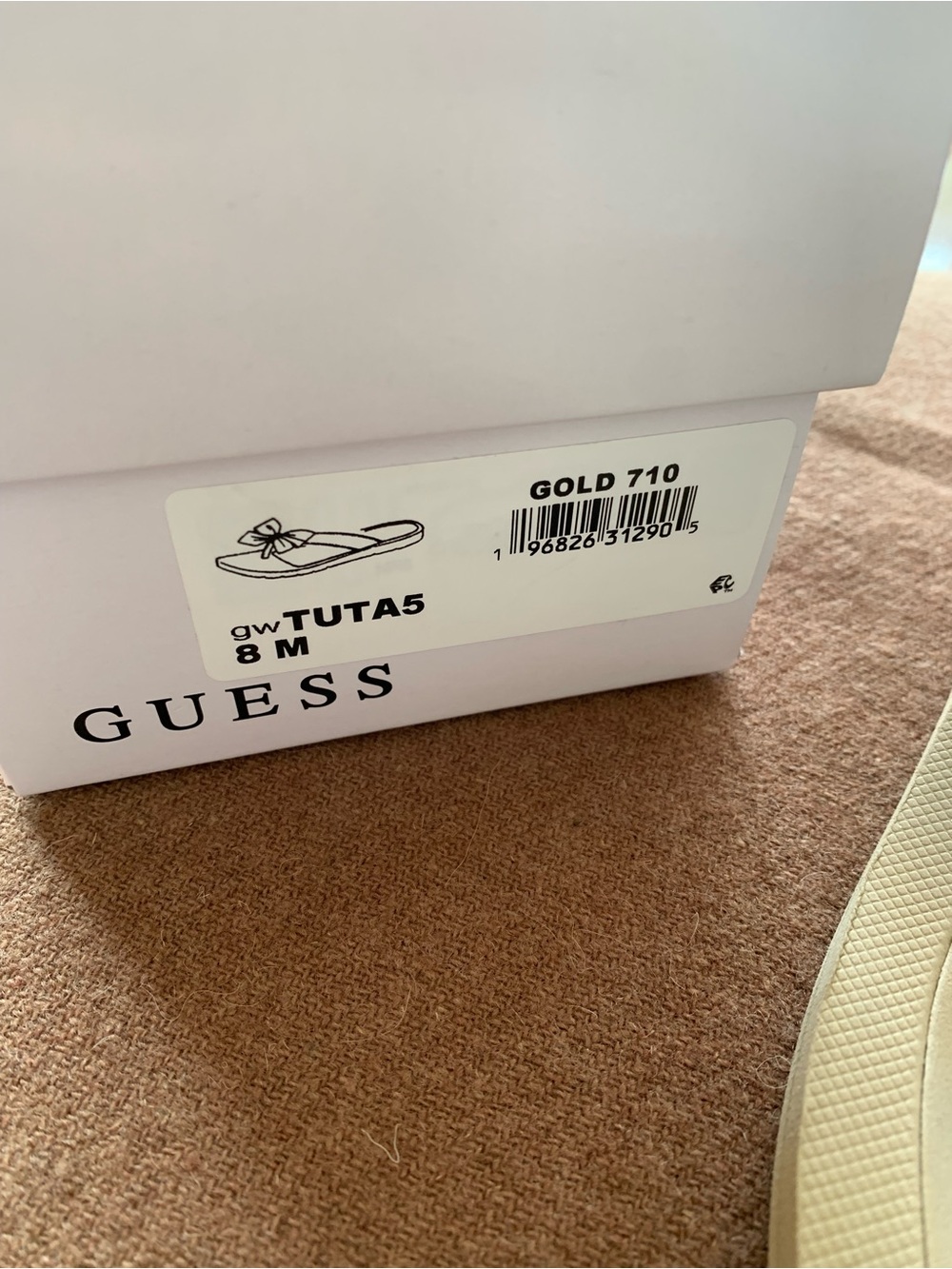 GUESS Gold Bow Thong Sandals Size 8 - Picture 2 of 7